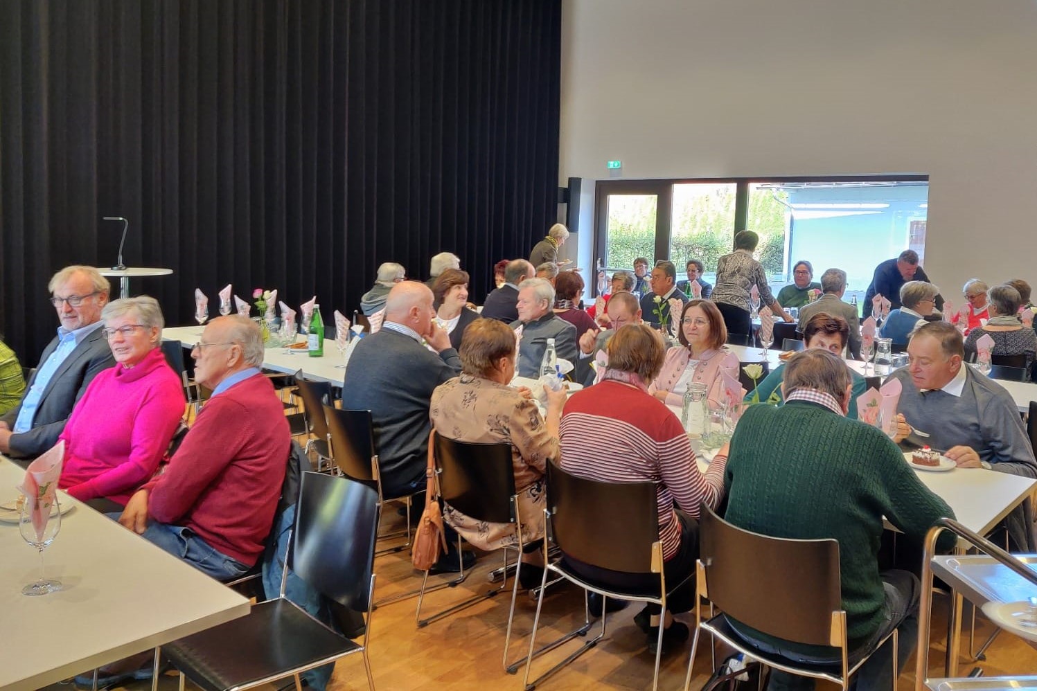 Beziehungen / Riegelnegg Christina