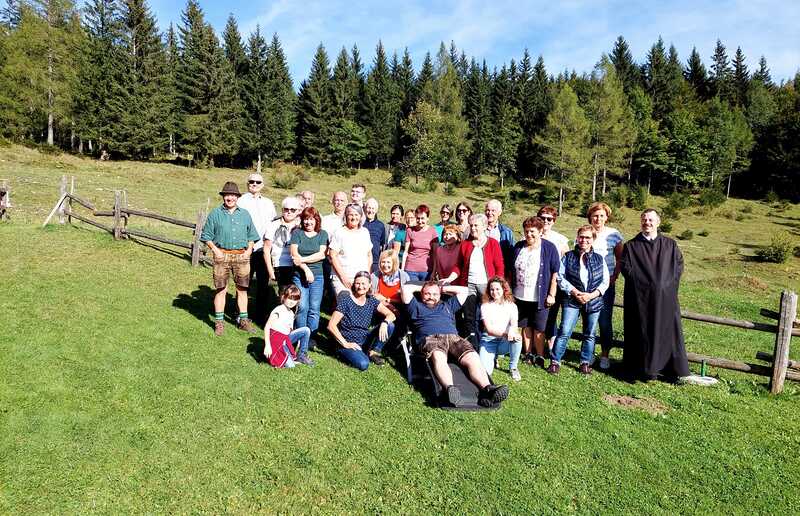 Mitarbeiter der Pfarre Sankt Gallen / Lisi Well Bei solchen Mitarbeiterinnen geht's dem Pfarrer gut!