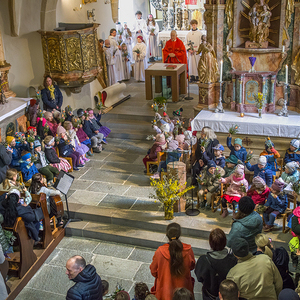 Palmweihe wird zu einem lebendigen Gottesdienst.